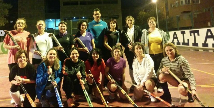 El equipo de Mamis Giner cumple 10 años de pasión y hockey